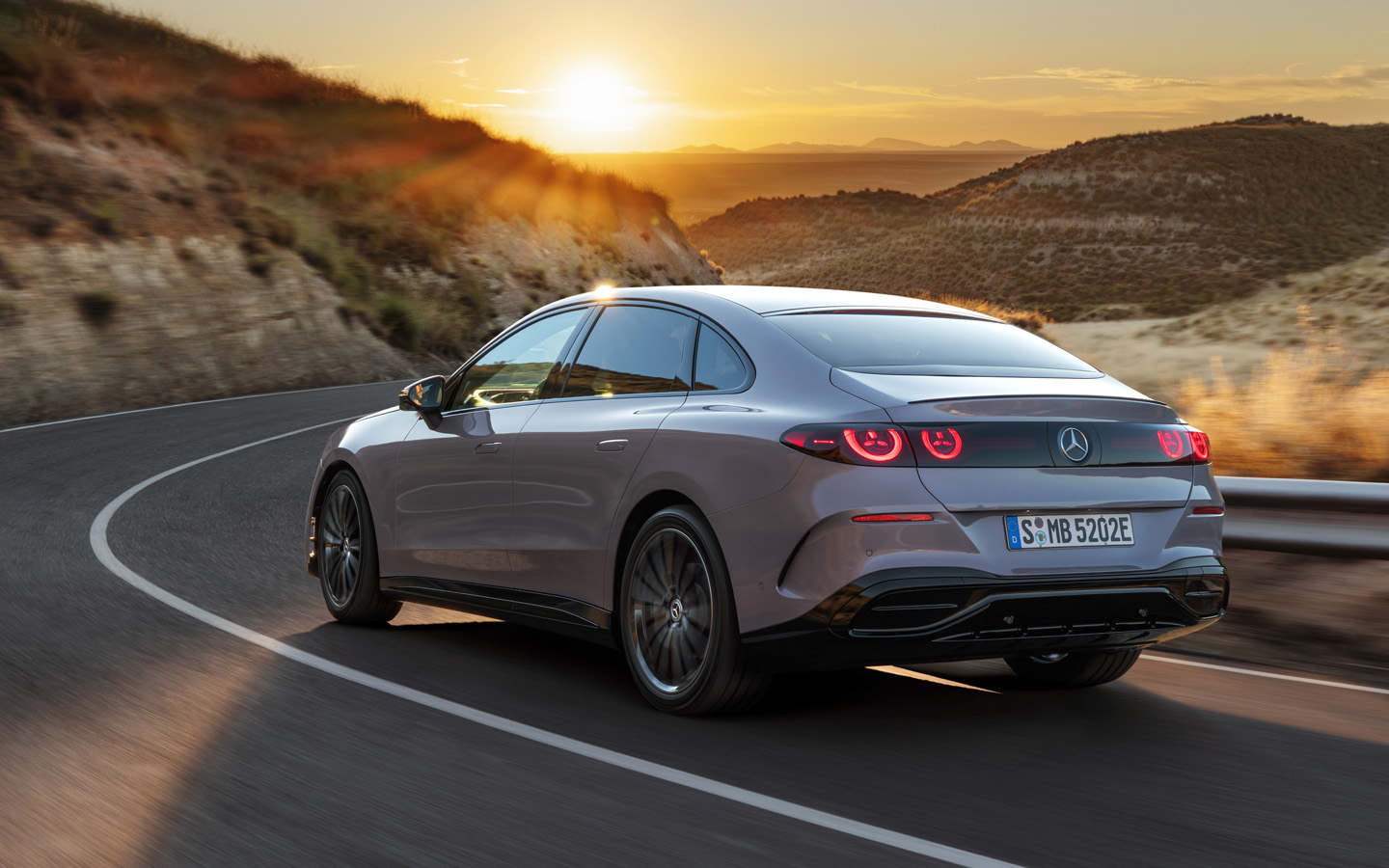 Такого Mercedes еще не делал. Самые уникальные фишки нового С-Class
Такого Mercedes еще не делал. Самые уникальные фишки нового С-Class