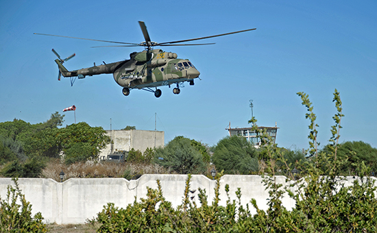 Вертолет Ми-8 Воздушно-космических сил РФ на&nbsp;авиабазе Хмеймим в Сирии
