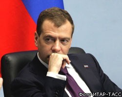 Д.Медведев обсудил с Б.Обамой ситуацию в Ливии