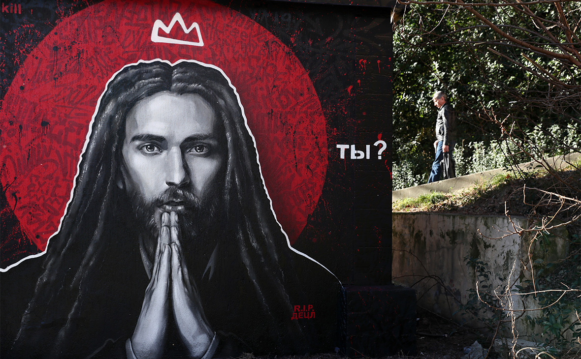 Граффити с изображением Децла в Сочи
