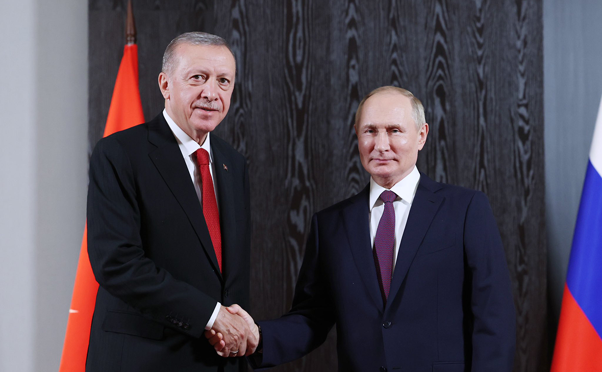 Реджеп Тайип Эрдоган (слева) и Владимир Путин во время встречи в сентябре 2022 года
