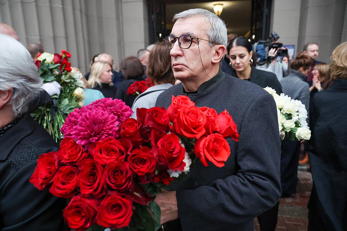 Александр Андриенко во время церемонии прощания с народным артистом России Владимиром Симоновым в театре им. Евгения Вахтангова в Москве