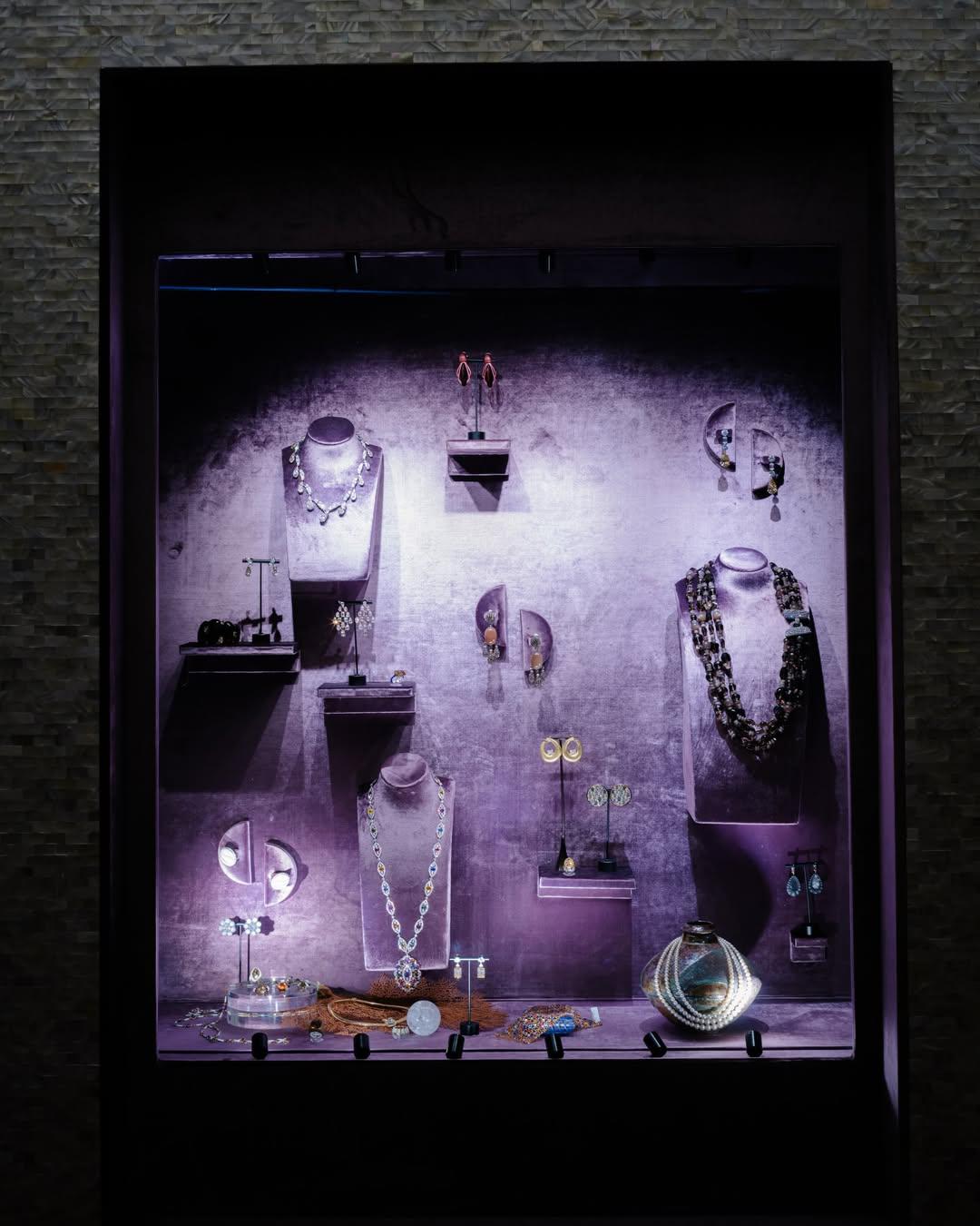 Ювелирные украшения от A2Z Advisory, NOMAD Abu Dhabi