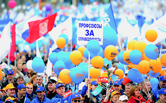Первомайское шествие профсоюзов в Москве. Архивное фото
