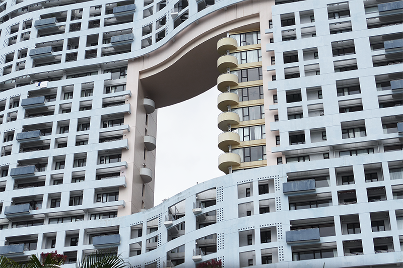Жилой дом Repulse Bay с отверстием в фасаде, Гонконг