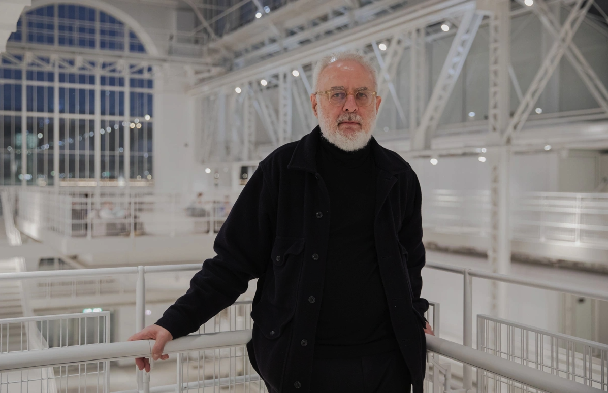 Франческо Бонами — о красной, а не синей «Садовой лопатке» перед «ГЭС-2»