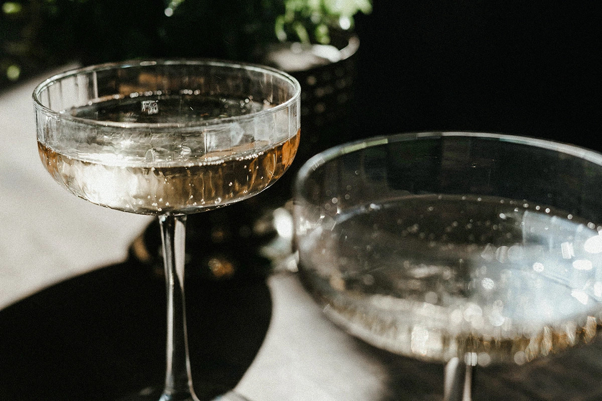 Как открыть шампанское: основные способы и возможные ошибки