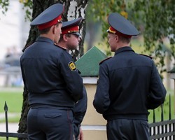 В Москве хулиганы обстреляли из травматики полицейских