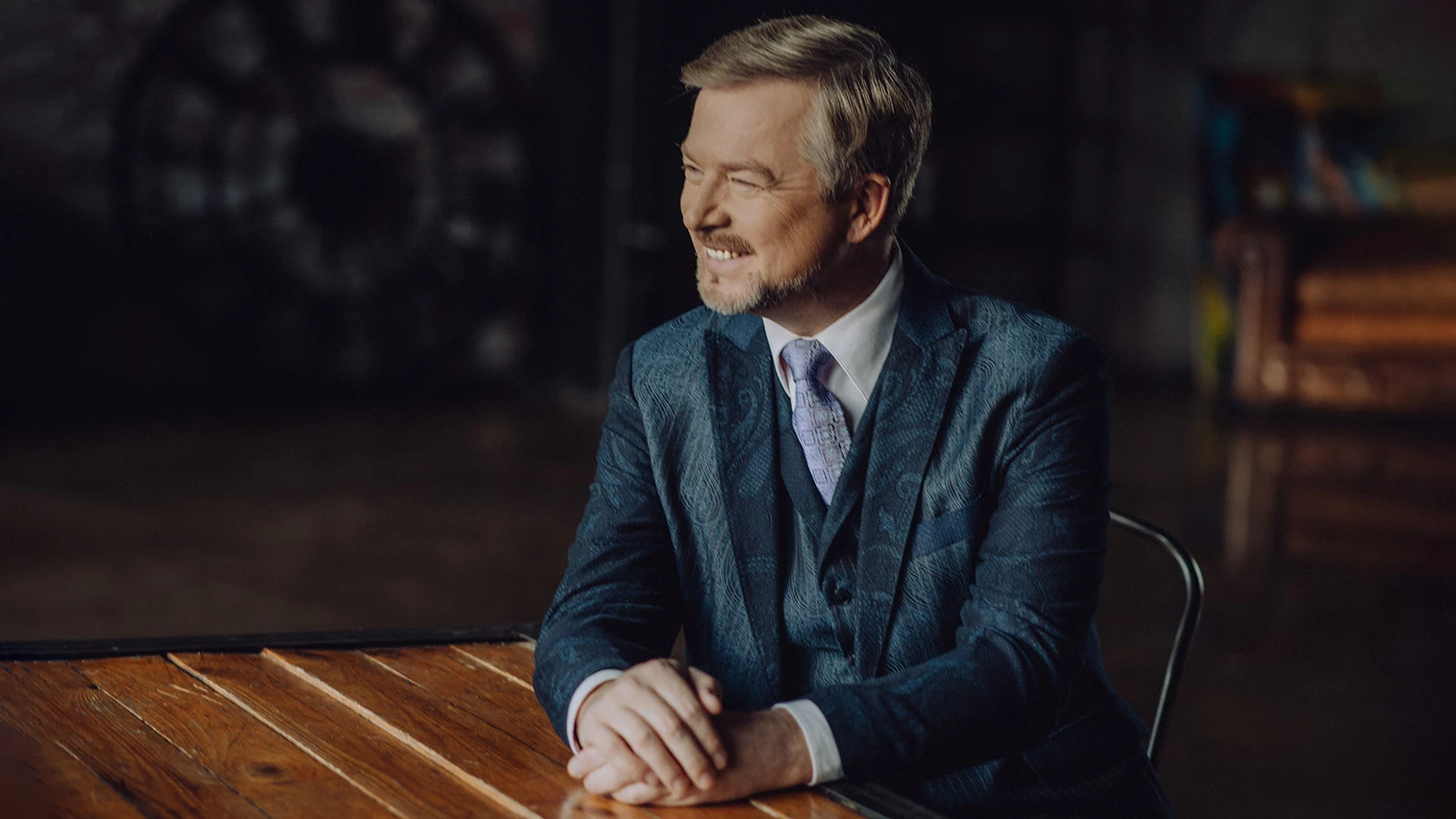 Бір әйел өзінің сүйіктісін ер адамға бірге сиқыру үшін әкелді.