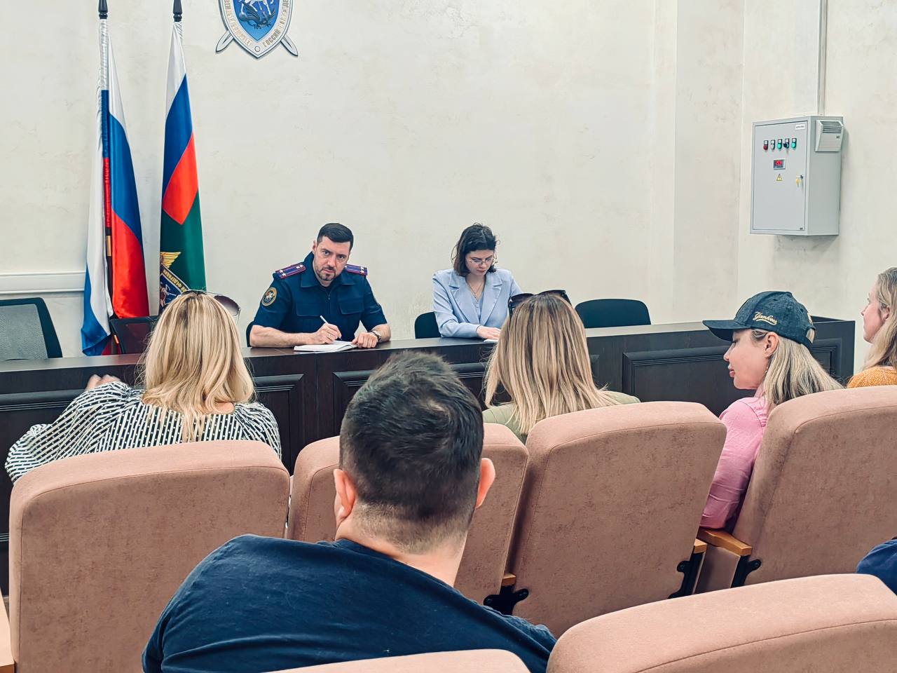 Перед задержанием фигурантов дела руководитель следственного отдела по Московскому району ГСУ СК по Санкт-Петербургу Михаил Крушельницкий принял на личном приеме более 10 граждан, пострадавших от действий &laquo;Солнечного города&raquo;