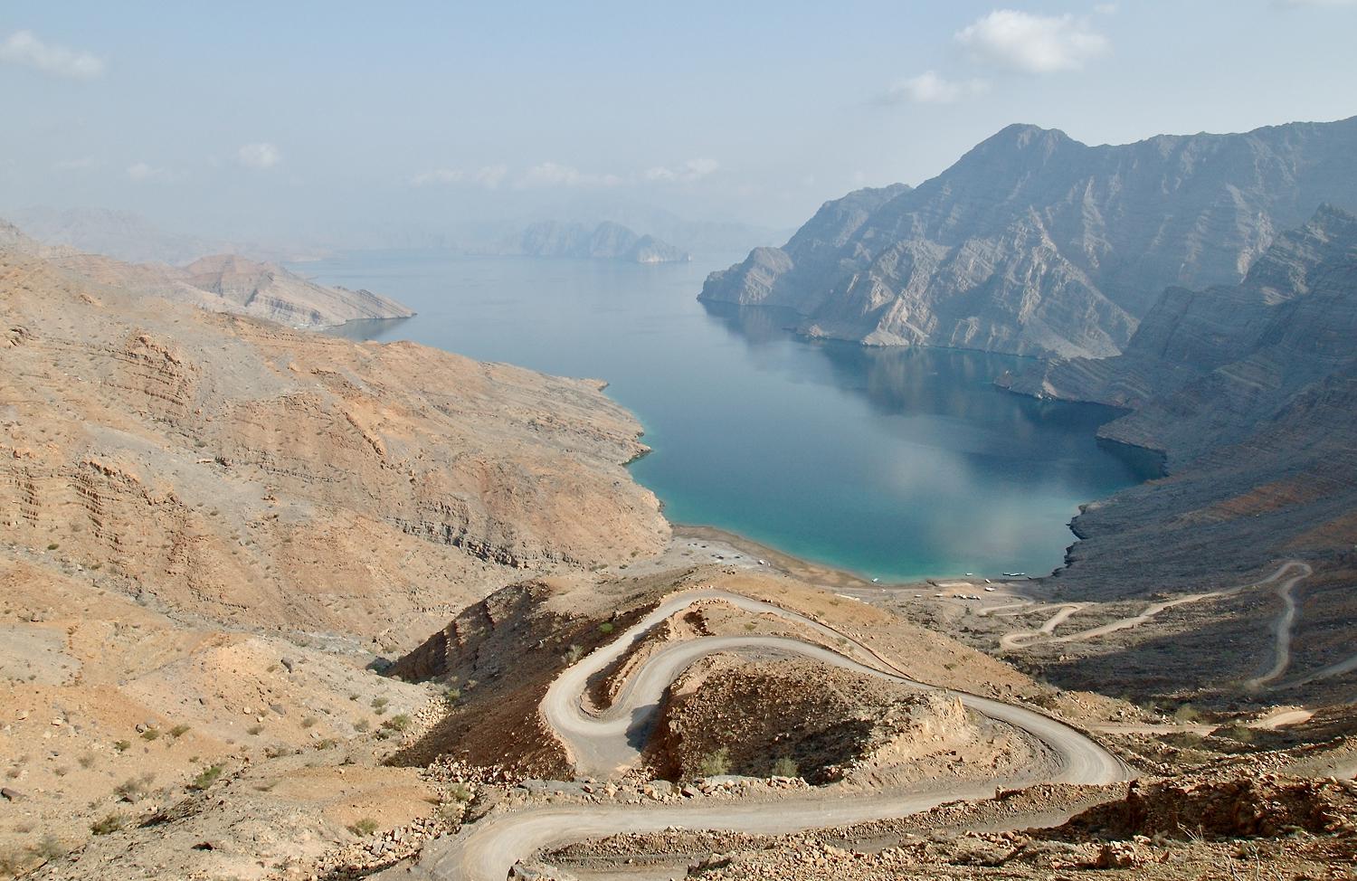 Хор-Неджд, фьорд на полуострове Мусандам, Оман