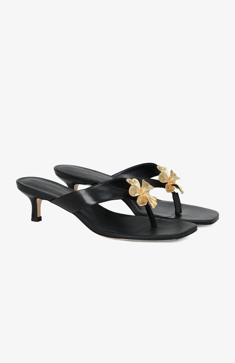 Вьетнамки Ekonika Premium, 23 990 руб. (ekonika.ru)