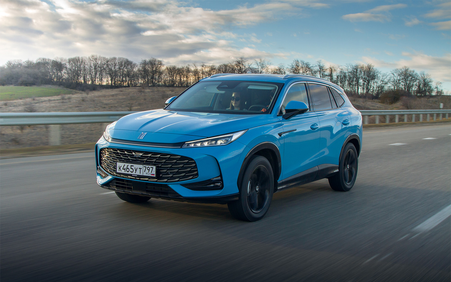 Постоянны шумы снизу. На китайском образцовом асфальте&nbsp;наверняка&nbsp;не критичны, а на зернистом, с камушками, досаждают. Звук мотора проявляется к 3500 об/мин