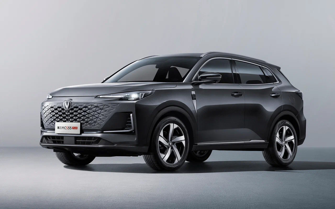 Changan CS55 Plus New. Доступен в полноприводных версиях 2.0 (235 л.с.) с АКП8. Диапазон цен: 4 189 900&ndash;4 339 900 руб.