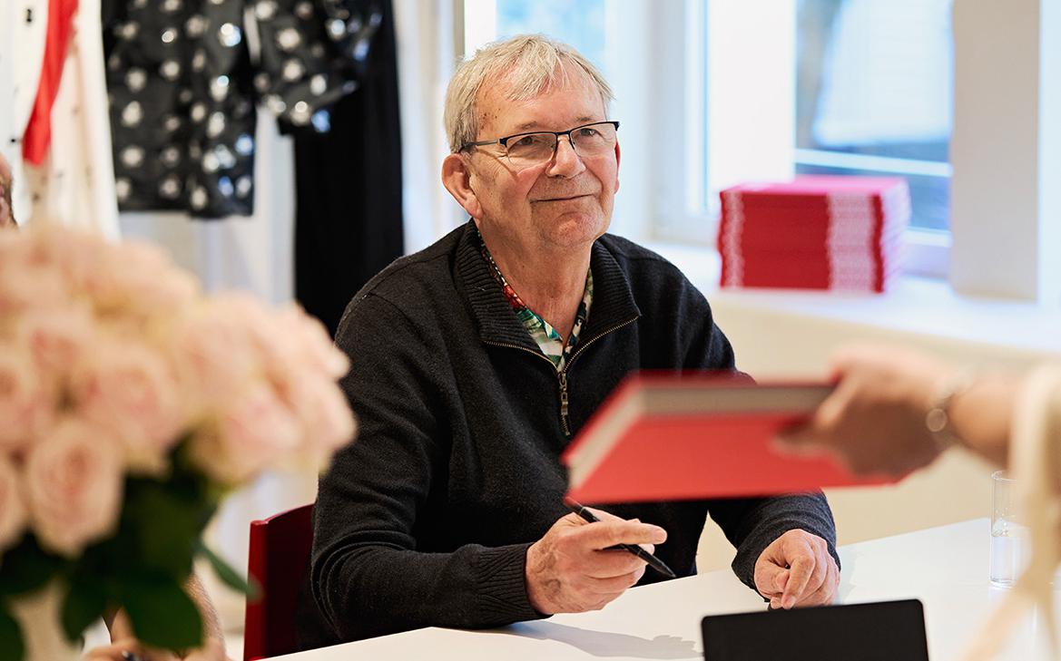 Умер фотограф Мартин Парр, снявший открытие первого McDonald's в Москве