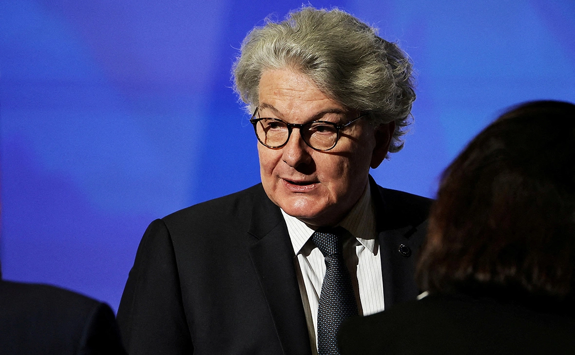 Christophe Petit Tesson / Reuters