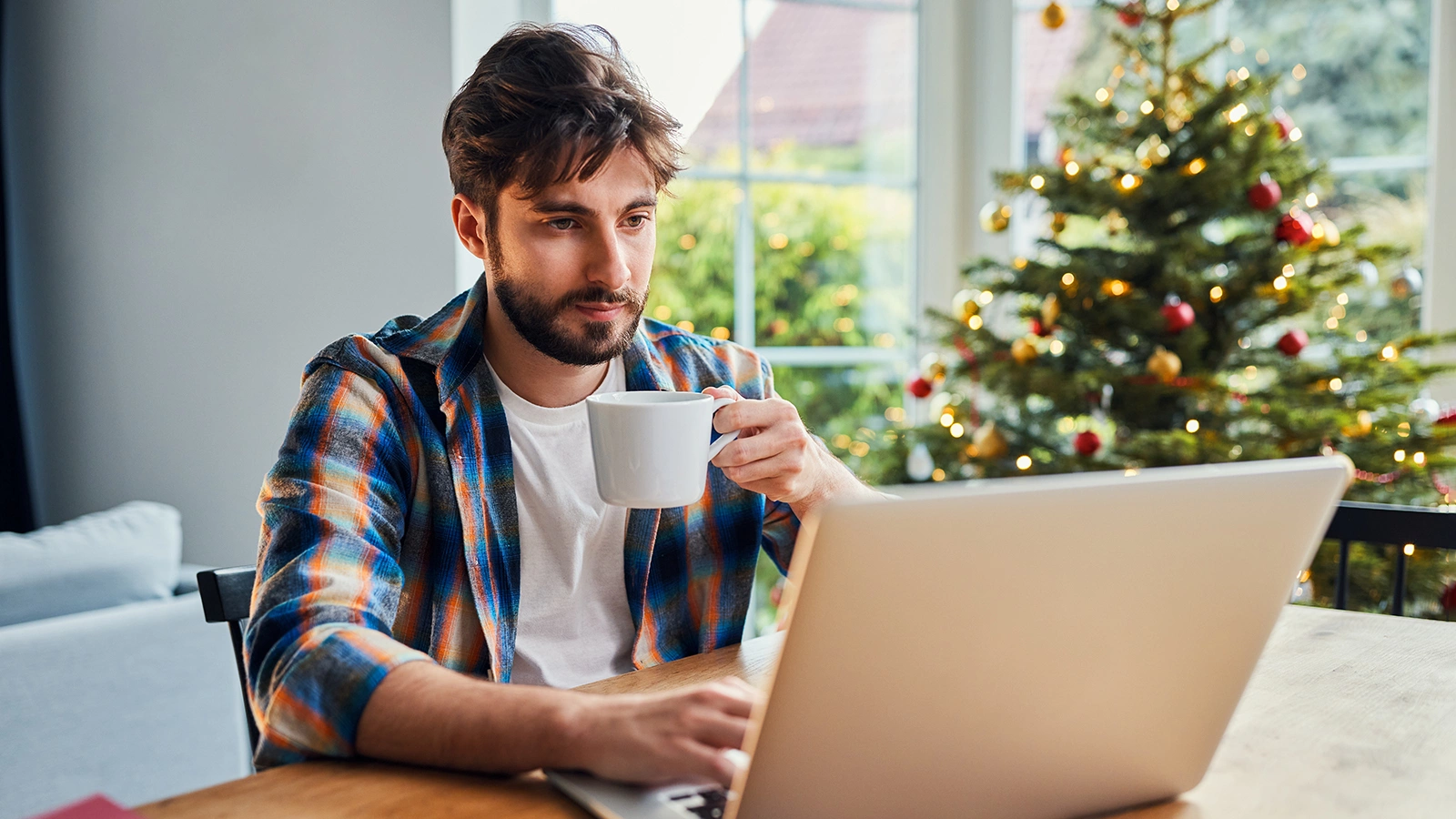 Как подготовиться к выходу на работу после праздников. Советы минздрава