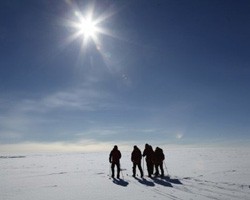 Российские полярники достигли вод крупнейшего в Антарктиде подледного озера