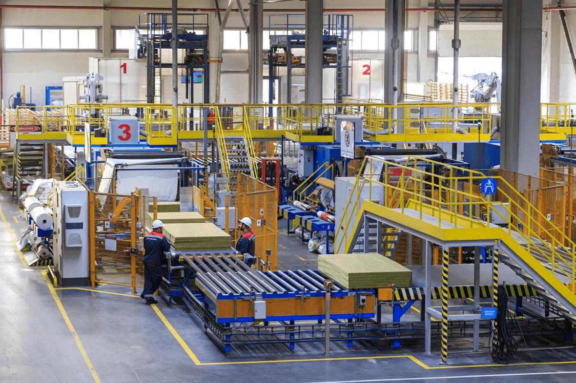 Завод по производству каменной ваты в поселке Красный Сулин был запущен в 2016 году. На предприятии установлена производственная линия мощностью 1,3 млн куб. м готовой продукции в год.