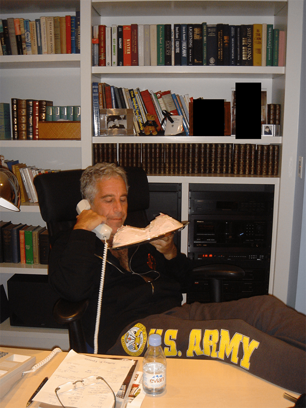 Джеффри Эпштейн с тортом&nbsp;