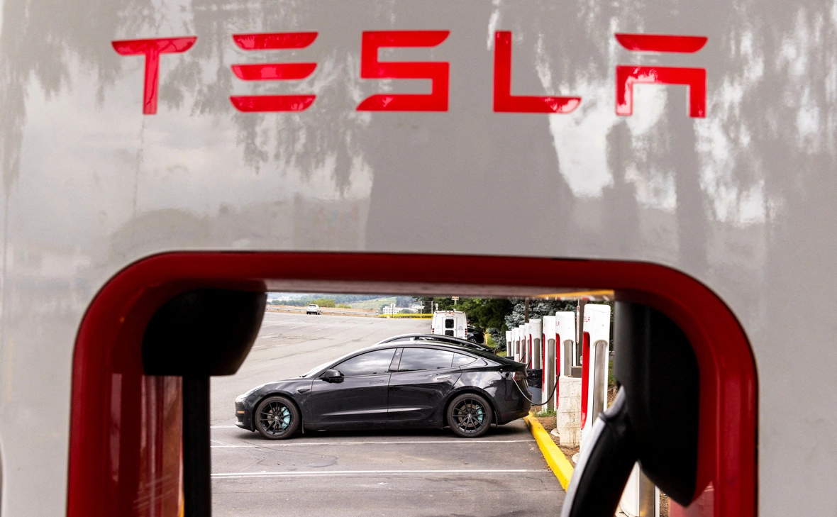 Eduardo Munoz / Reuters