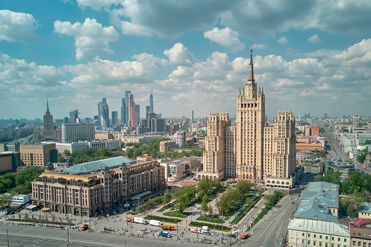 Высотка на Кудринской площади в Москве