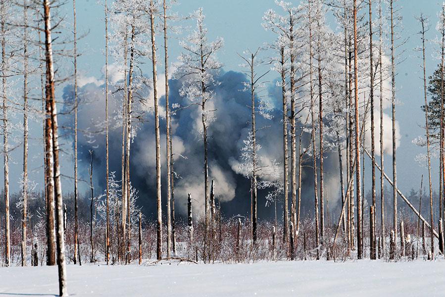 Подрыв отслужившей срок фугасной авиационной штурмовой бомбы ФАБ-500Ш на авиационном полигоне &laquo;Туганы&raquo; в Ленинрадской области, 2011 год