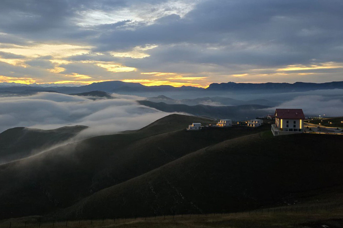 Высоко в горах Дагестана есть село Кубачи, где живут ювелиры, златошвейки и коллекционеры антиквариата