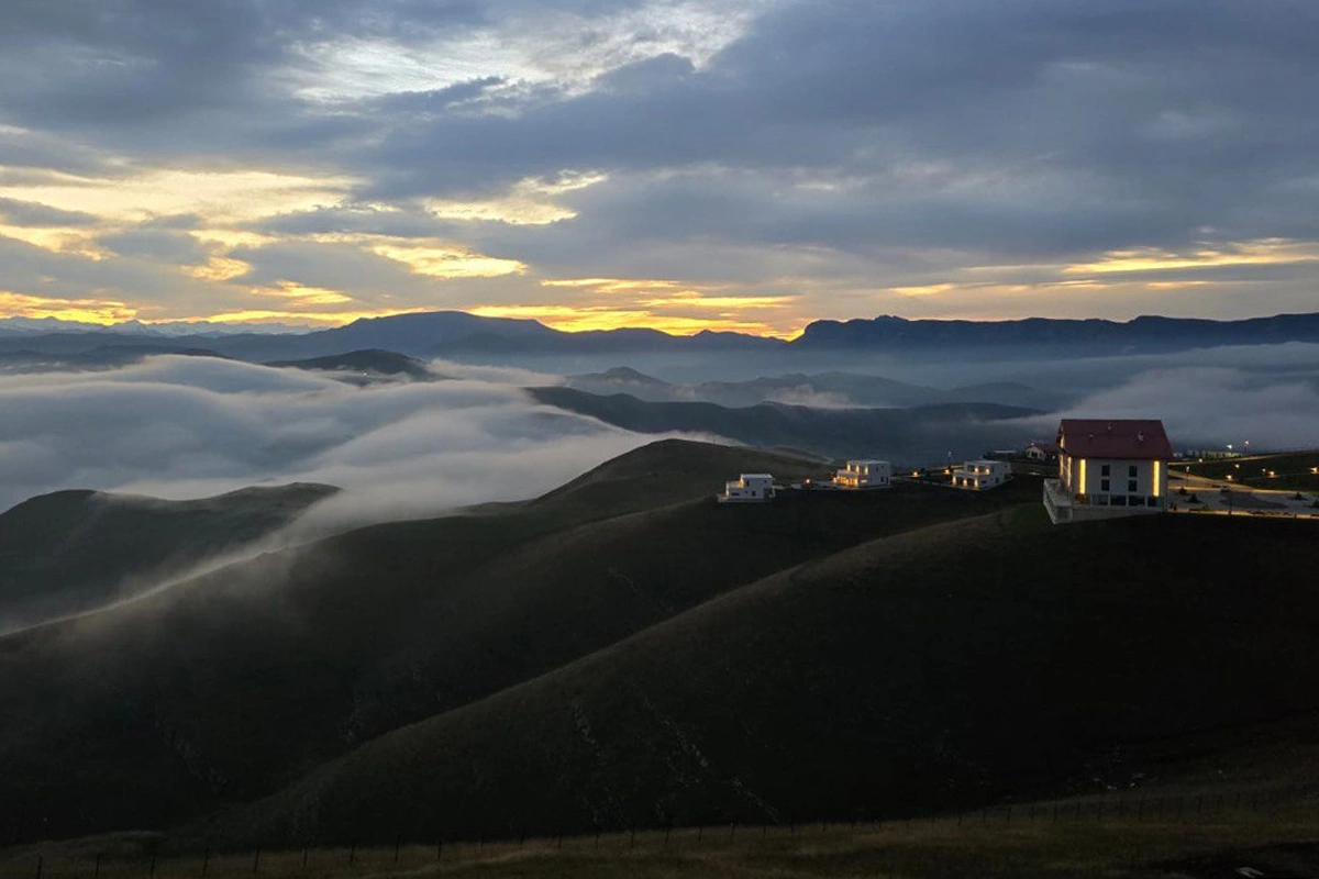 Высоко в горах Дагестана есть село Кубачи, где живут ювелиры, златошвейки и коллекционеры антиквариата