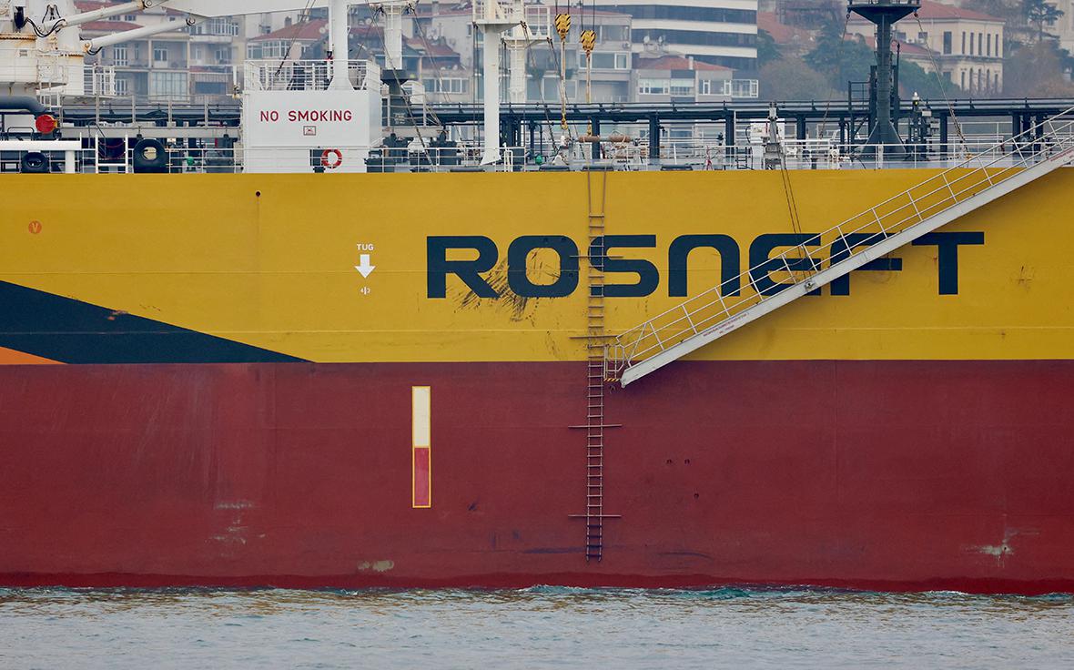 Аналитики предсказали антирекорд по импорту Индией нефти из России