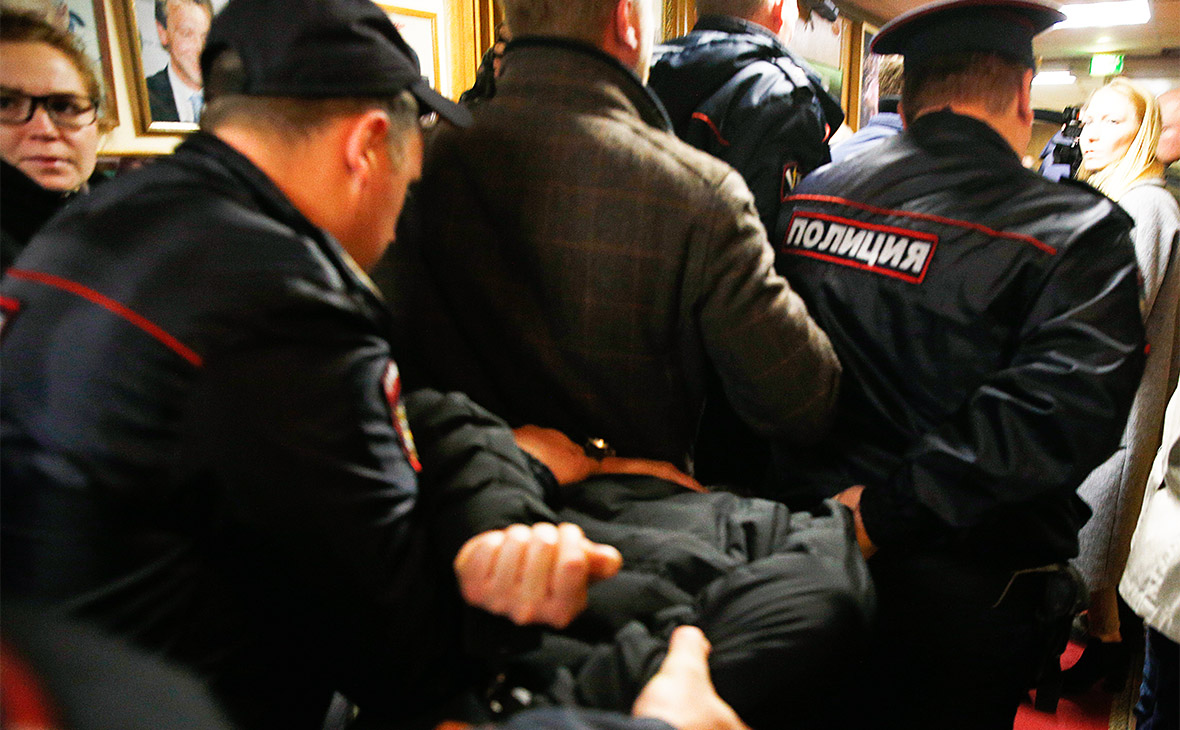 Задержание сотрудниками полиции Бориса Грица​