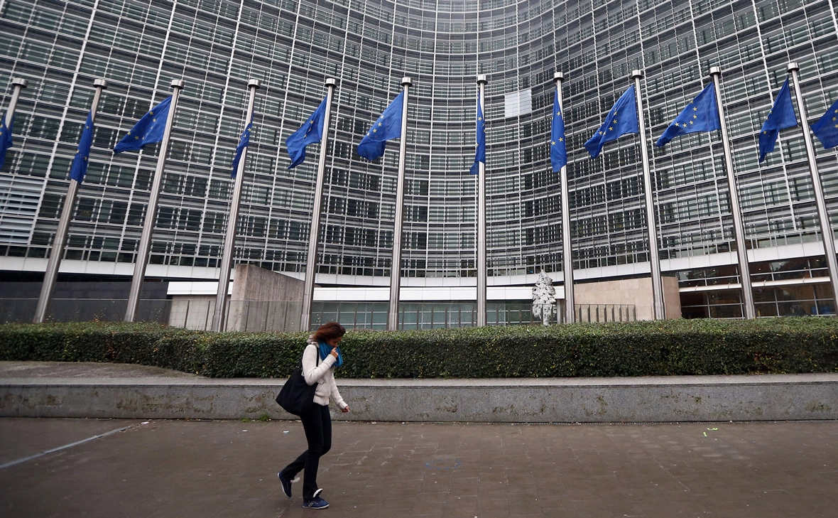 Carl Court / Getty Images