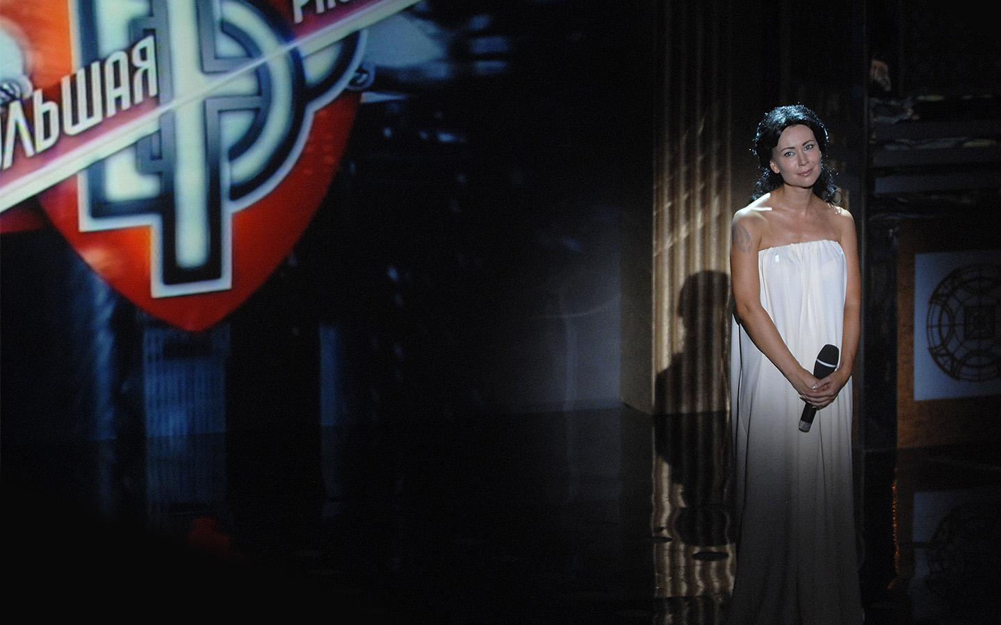 Актриса Нонна Гришаева на съемках развлекательной пародийной передачи Первого канала &laquo;Большая разница&raquo;, 2009 год