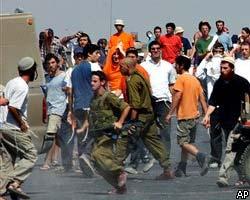 Противники выселения напали на израильских солдат