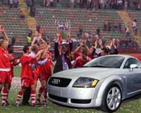 Компания Audi подарила баварским футболистам 50 автомобилей