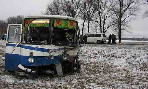 В Мурманской области столкнулись автобусы, десятки раненых