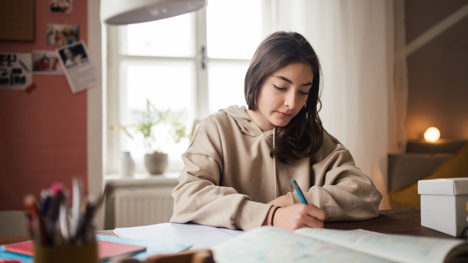 Междометия не изменяются по родам, числам и падежам, не являются членами предложения