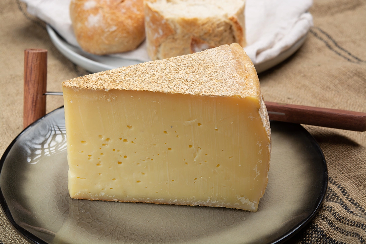 Путеводитель по сырам: 20 видов, которые идеально подойдут к вину