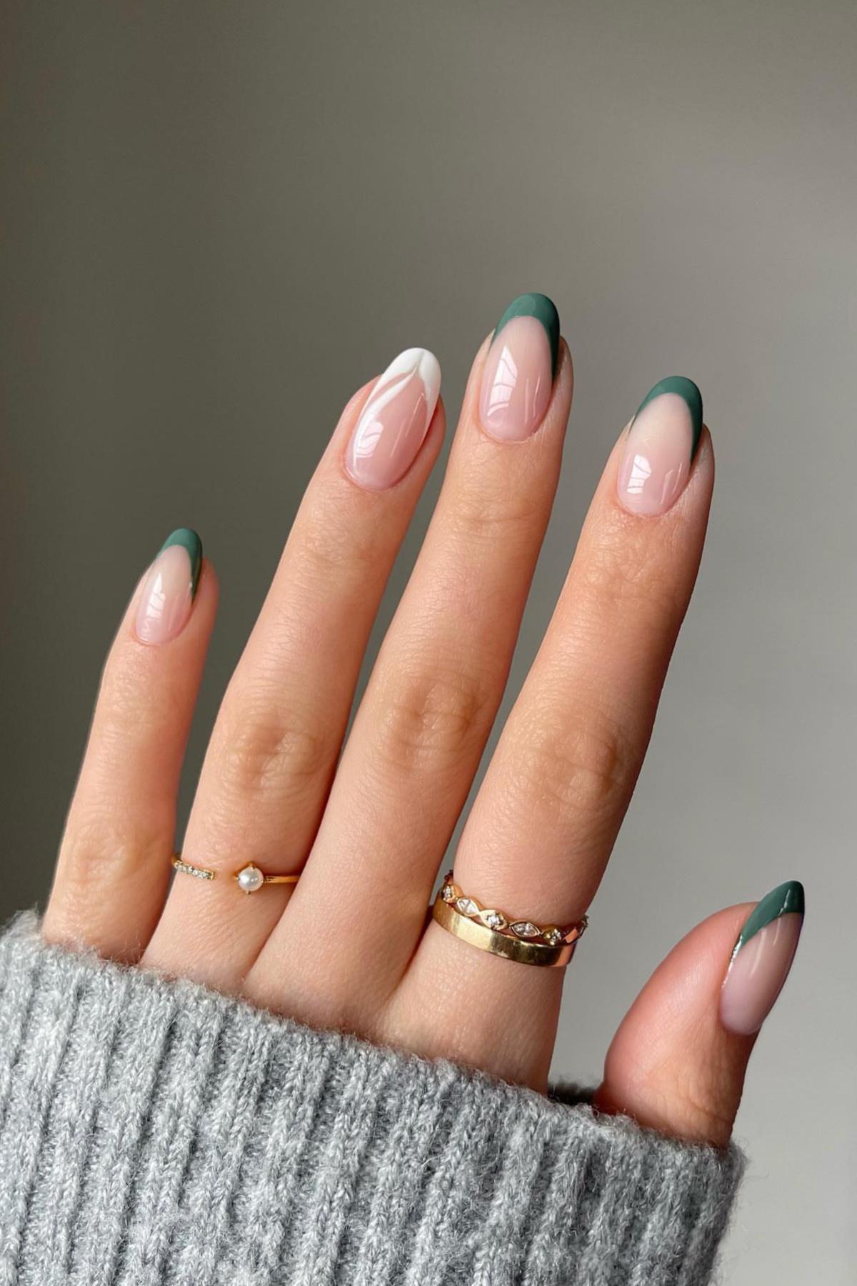 При короткой длине смело можно позволить акцентные оттенки