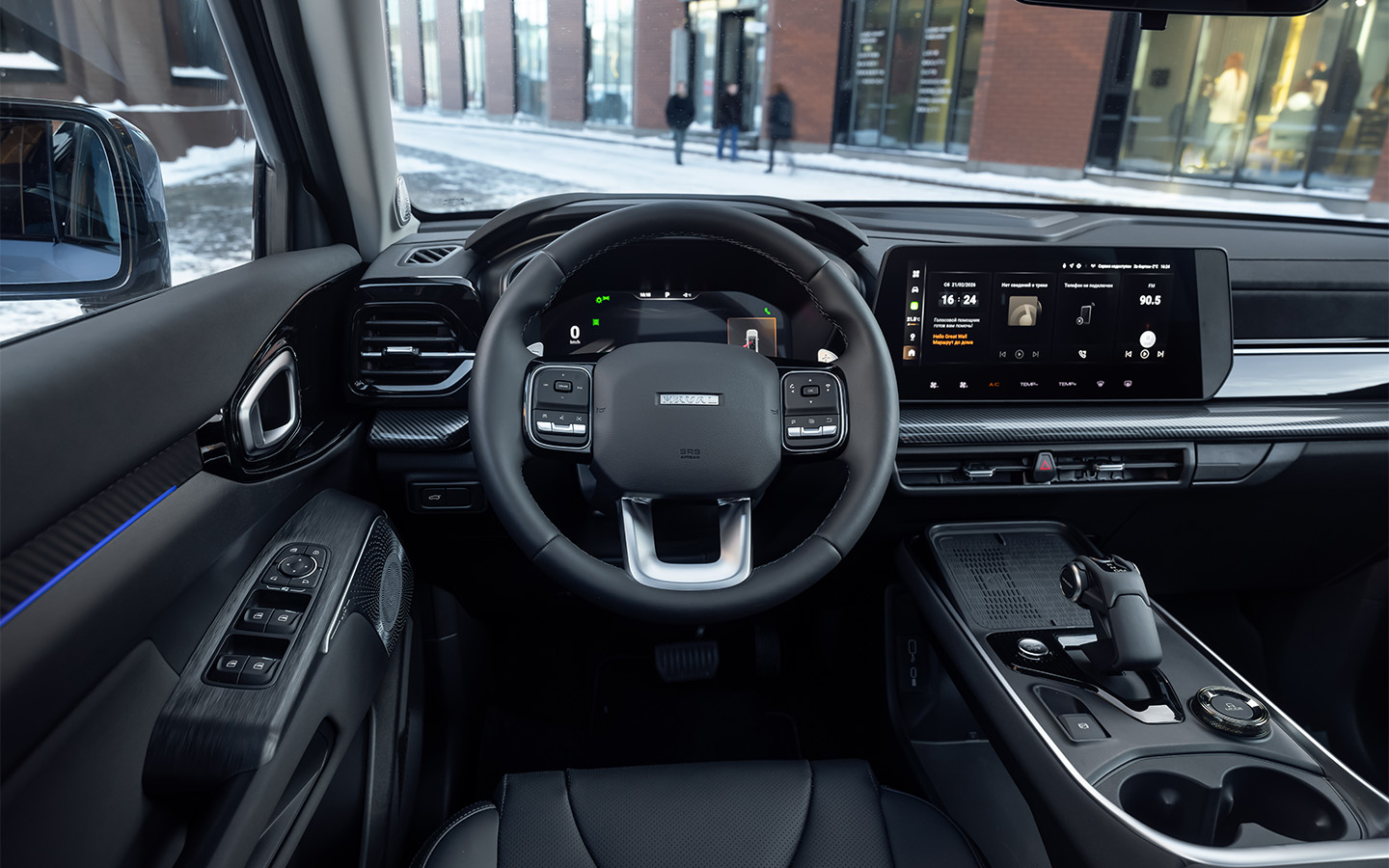 Управление круиз-контролем на Haval H3 переехало с отдельного подрулевого рычажка на саму баранку. Так правильнее и гораздо удобнее