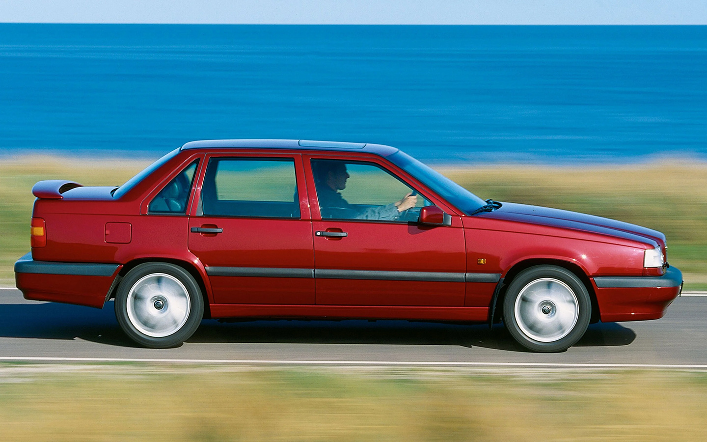 Volvo 850 Sedan, выпускавшийся с 1991 по 1996 год