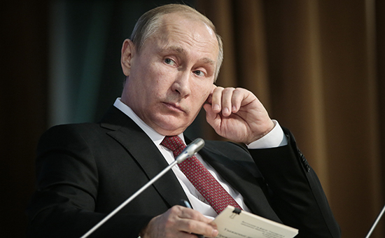 Президент России Владимир Путин на пленарном заседании Общероссийского форума «Государство и гражданское общество»