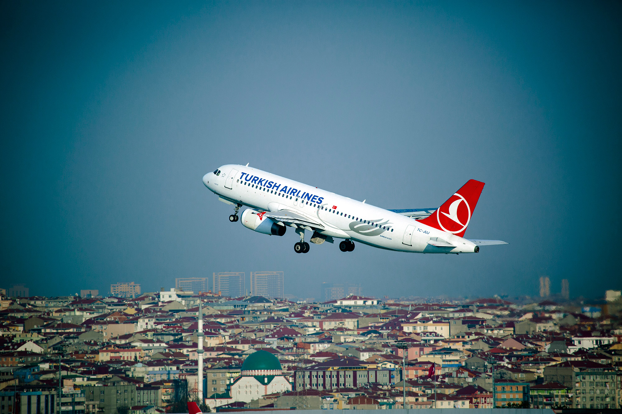 Рейсы в Стамбул на данный момент из Казани выполняет три авиакомпании - Turkish airlines, Nordwind, Победа