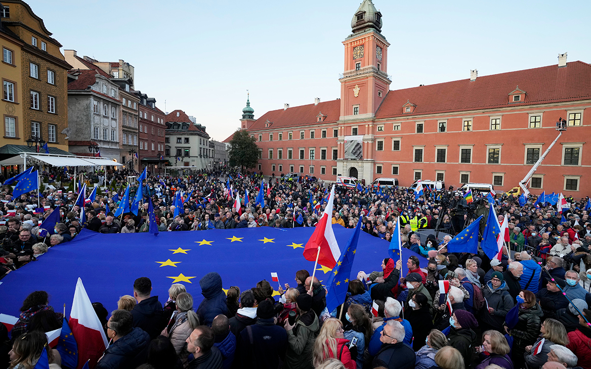В Польше прошли акции протеста против выхода страны из Евросоюза