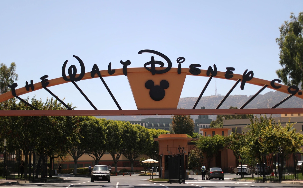 Lucy Nicholson / Reuters