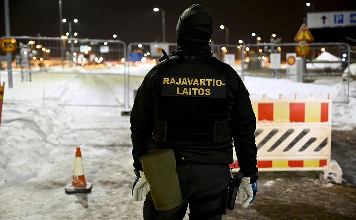 Finska gradi ograjo meter od ruske meje