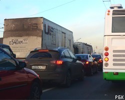 В Москве рейсовый автобус зацепил пять автомобилей на встречной 