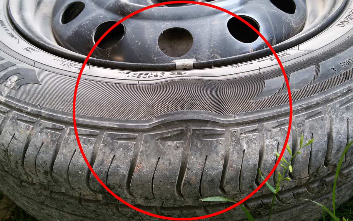 Ездить с грыжей опасно, так как шина может лопнуть в любой момент