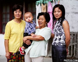 Из компартии КНР исключают за создание многодетных семей