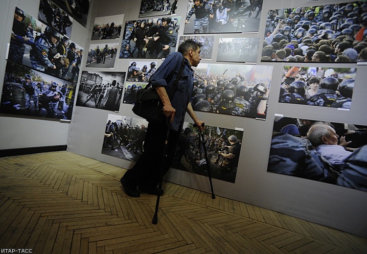 Фотовыставка о событиях на Болотной площади